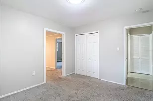 1328 Divot Ln, Tampa, FL 33612 - Photo 36