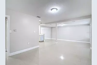 1328 Divot Lane, Tampa, FL 33612 - Photo 10