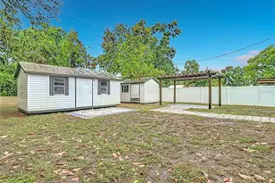 1328 Divot Ln, Tampa, FL 33612 - Photo 50