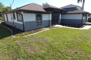 2324 W Price Blvd, North Port, FL 34286 - Photo 4