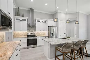 9613 Miami Cir, Port Charlotte, FL 33981 - Photo 4