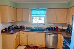 323 Dolphin Pkwy, Punta Gorda, FL 33950 - Photo 4