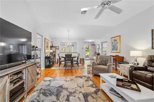 121 Costa Mesa Dr, Lady Lake, FL 32159 - Photo 8