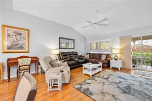 121 Costa Mesa Dr, Lady Lake, FL 32159 - Photo 10