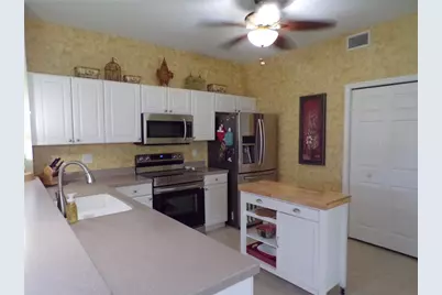 1431 Aqui Esta Drive #411, Punta Gorda, FL 33950 - Photo 4