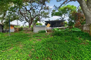 1423 18th St W, Bradenton, FL 34205 - Photo 18