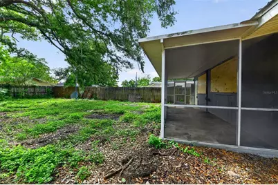 1423 18th Street W, Bradenton, FL 34205 - Photo 2