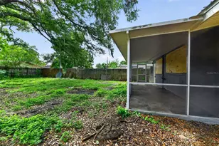 1423 18th St W, Bradenton, FL 34205 - Photo 2