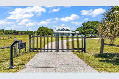 7662 SW Liverpool Road, Arcadia, FL 34269 - Photo 2