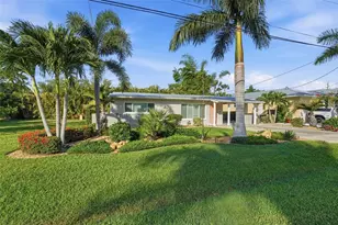 415 Harvey St, Punta Gorda, FL 33950 - Photo 2