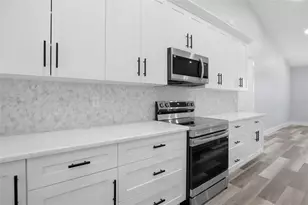 2440 Hiawatha St, Port Charlotte, FL 33948 - Photo 10