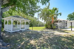 425 Fireball Ct, Punta Gorda, FL 33950 - Photo 4