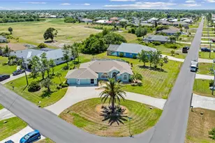 54 Medalist Pl, Rotonda West, FL 33947 - Photo 2