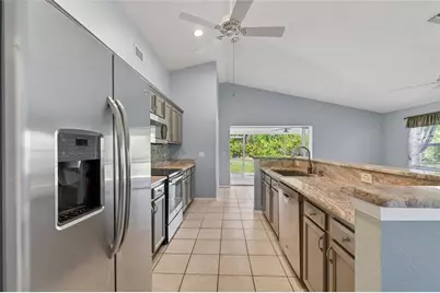 13440 SW Pembroke Circle N, Lake Suzy, FL 34269 - Photo 10