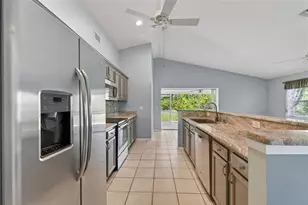 13440 SW Pembroke Cir N, Lake Suzy, FL 34269 - Photo 10