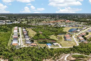 13440 SW Pembroke Cir N, Lake Suzy, FL 34269 - Photo 4