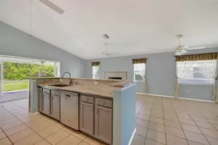 13440 SW Pembroke Cir N, Lake Suzy, FL 34269 - Photo 12