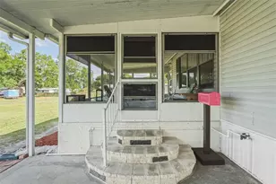 1586 NE Grapefruit St, Arcadia, FL 34266 - Photo 8