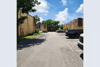 5733 Blueberry Court #119, Lauderhill, FL 33313 - Photo 4