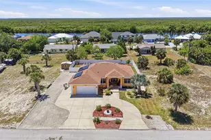 18319 Arapahoe Cir, Port Charlotte, FL 33948 - Photo 2