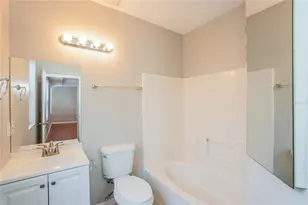 1011 Lake Shore Ranch Dr, Seffner, FL 33584 - Photo 8