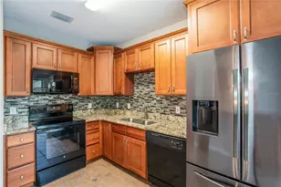 1011 Lake Shore Ranch Dr, Seffner, FL 33584 - Photo 6