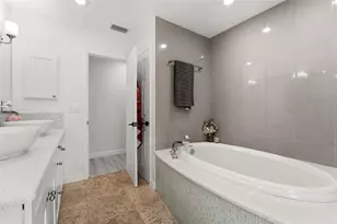 765 Siesta Key Cir, Sarasota, FL 34242 - Photo 24
