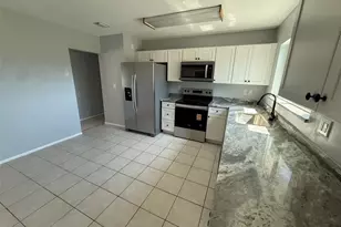 3236 Montclair Cir, North Port, FL 34287 - Photo 8