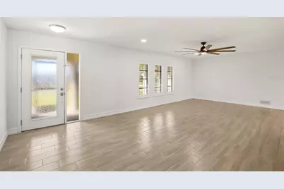 176 N Waterway Drive NW, Port Charlotte, FL 33952 - Photo 4