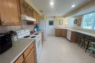 650 Hartford Dr NW, Port Charlotte, FL 33952 - Photo 6