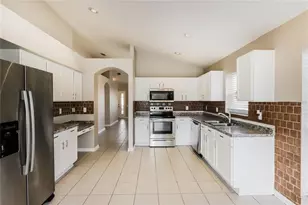 13302 Evening Sunset Ln, Riverview, FL 33579 - Photo 4