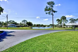 3601 Divot Rd, Sebring, FL 33872 - Photo 4