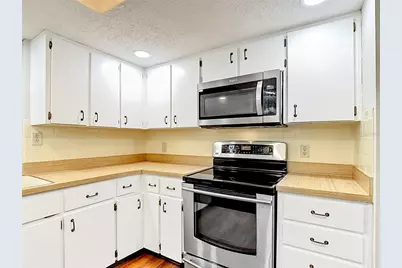 9020 Dorsey Street, Spring Hill, FL 34608 - Photo 16