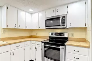 9020 Dorsey St, Spring Hill, FL 34608 - Photo 16