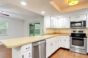 9020 Dorsey St, Spring Hill, FL 34608 - Photo 14