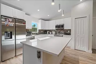 2405 Vancouver Ln, North Port, FL 34286 - Photo 10