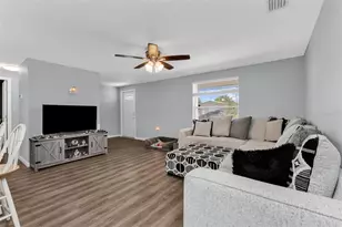 433 Glenridge Ave NW, Port Charlotte, FL 33952 - Photo 4