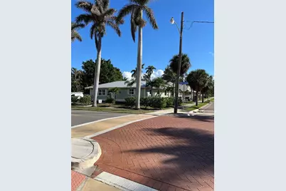 511 W Retta Esplanade, Punta Gorda, FL 33950 - Photo 4