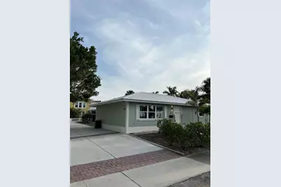 511 W Retta Esplanade, Punta Gorda, FL 33950 - Photo 2