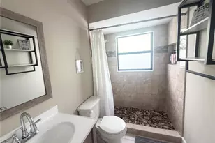 3612 75 Dr E, Sarasota, FL 34243 - Photo 16