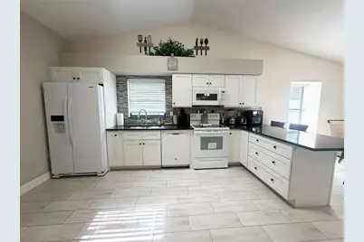 3612 75th Drive E, Sarasota, FL 34243 - Photo 8