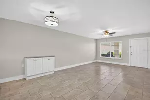 4910 Cougar Ct N, Naples, FL 34109 - Photo 10