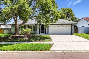 2825 Wendover Terrace, Palm Harbor, FL 34685 - Photo 4