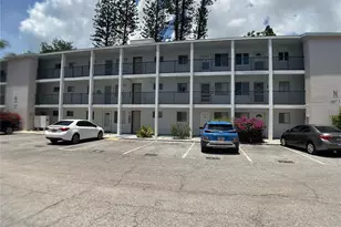 2021 Canal Dr, Bradenton, FL 34207 - Photo 2