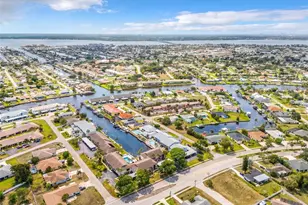 3935 Country Club Blvd, Cape Coral, FL 33904 - Photo 24
