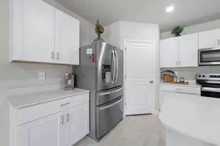 1422 Powell Vly Dr, Port Charlotte, FL 33953 - Photo 10