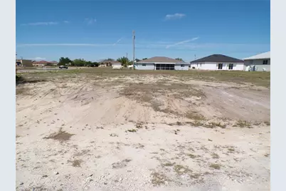 821 NE 15th Lane, Cape Coral, FL 33909 - Photo 12