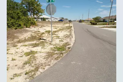 825 NE 15th Lane, Cape Coral, FL 33909 - Photo 16