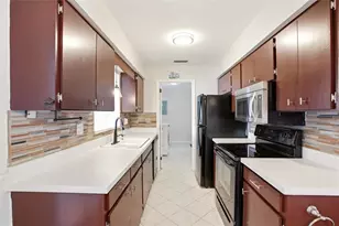 213 Granada Blvd, North Port, FL 34287 - Photo 10