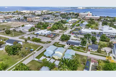 309 E Virginia Avenue, Punta Gorda, FL 33950 - Photo 2